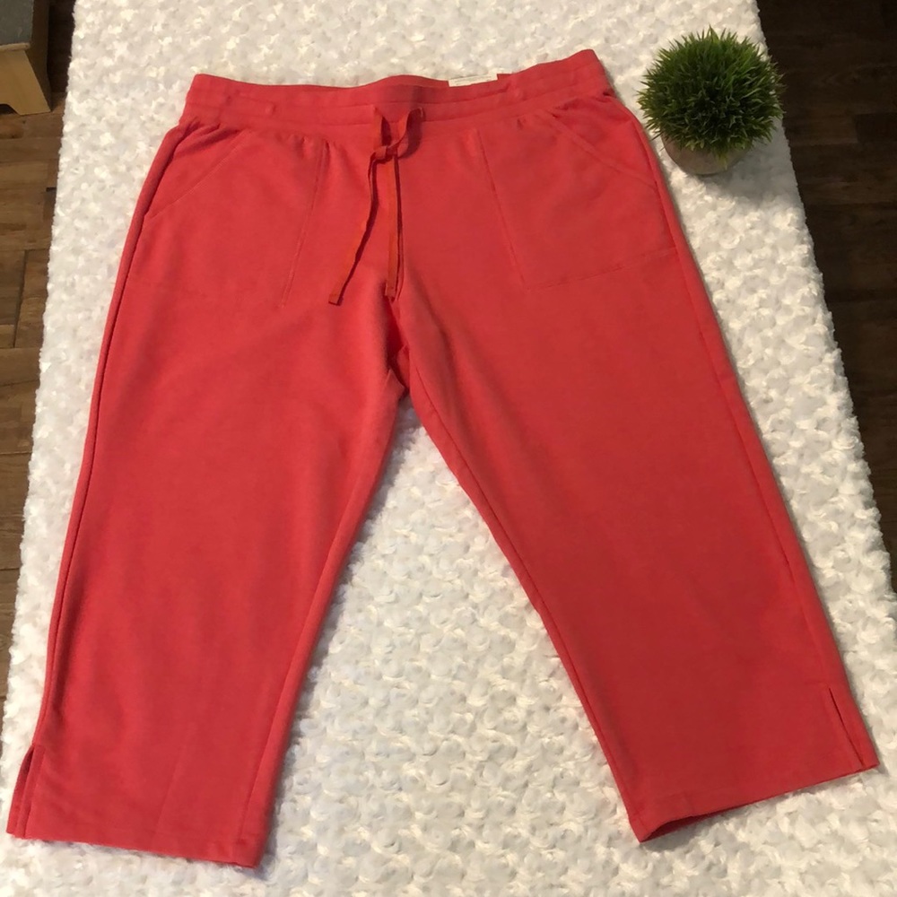 St. John’s Bay French Terry Capri Large NWT